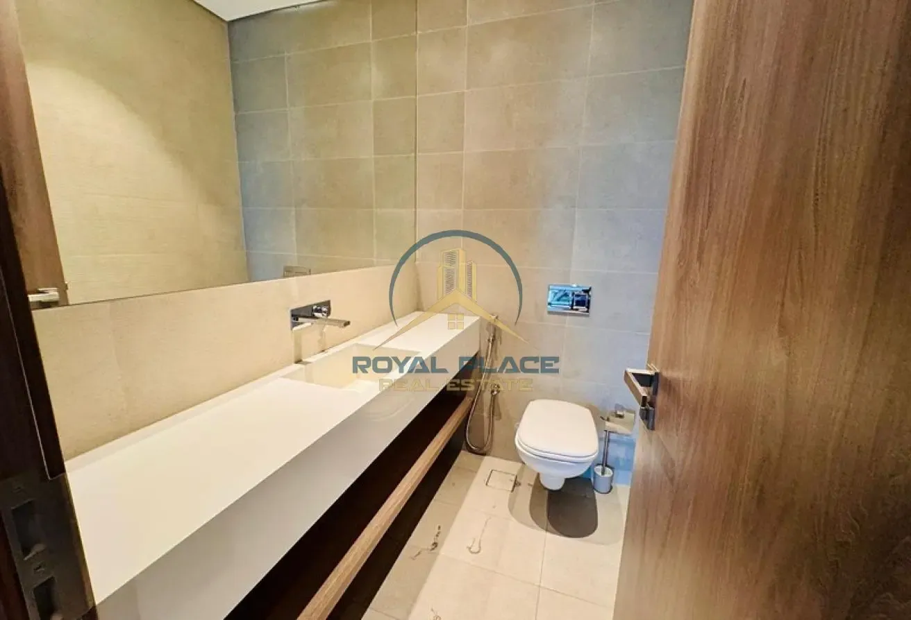 Luxury Furnished | High Floor | Community View
