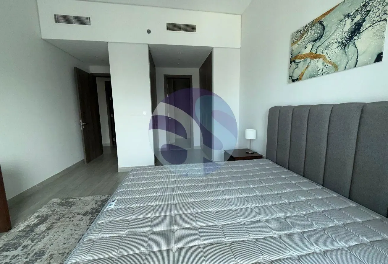 Fully Furnished 2 BHK || High Floor || Prime Loc||