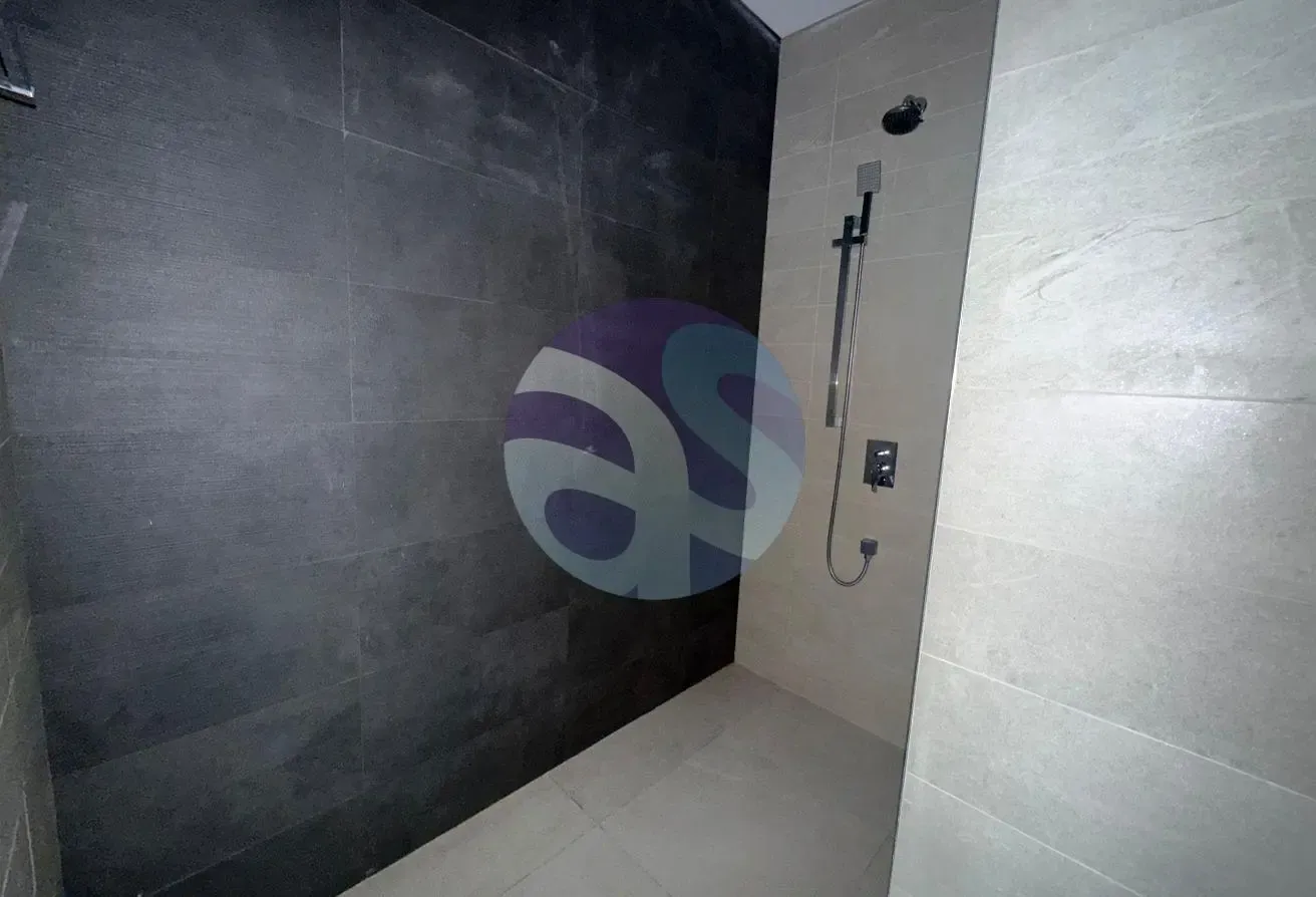 Fully Furnished 2 BHK || High Floor || Prime Loc||
