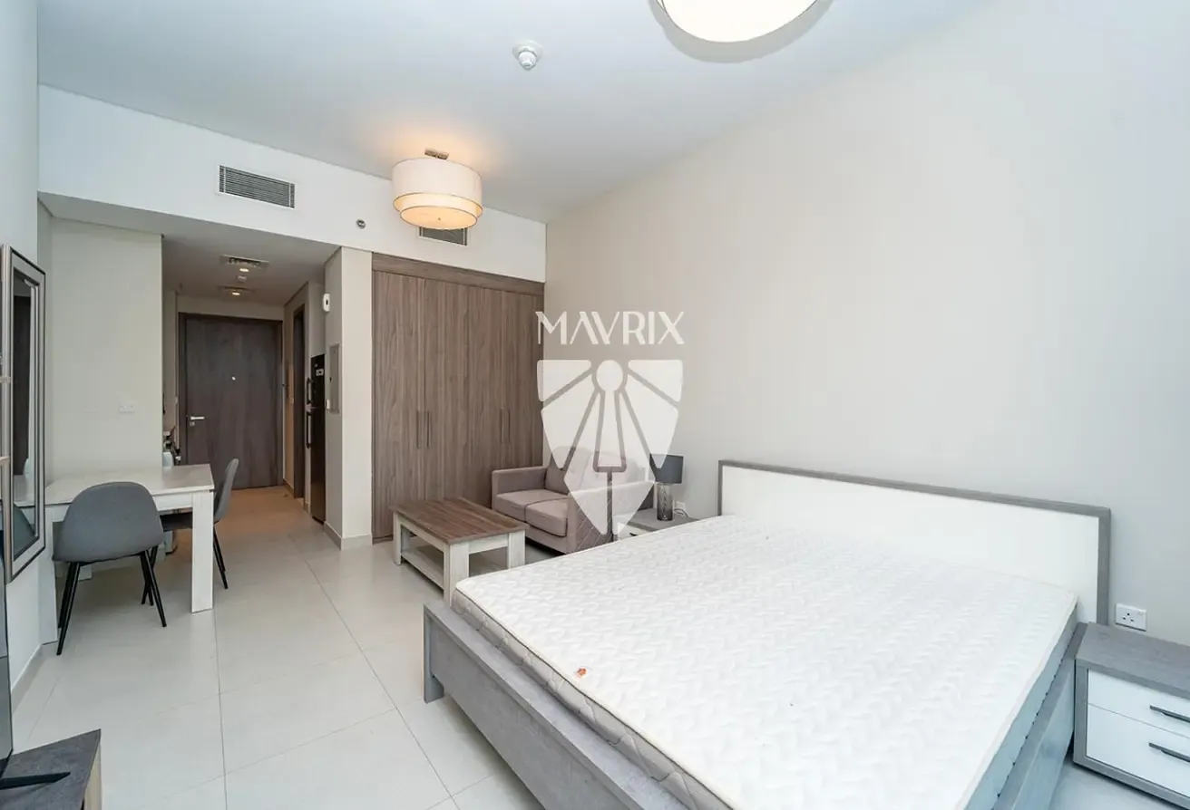 12 Cheques  | Modern Furnishing | Spacious