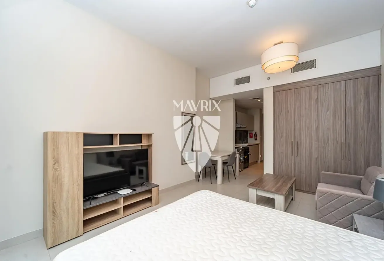 12 Cheques  | Modern Furnishing | Spacious