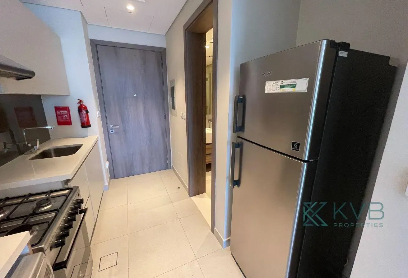 Modern Furnished Studio | Move-In Ready |