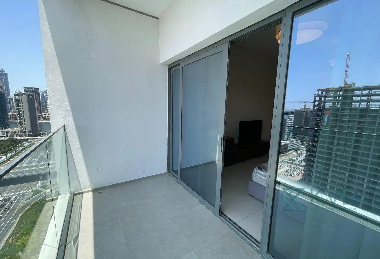Modern Furnished Studio | Move-In Ready |