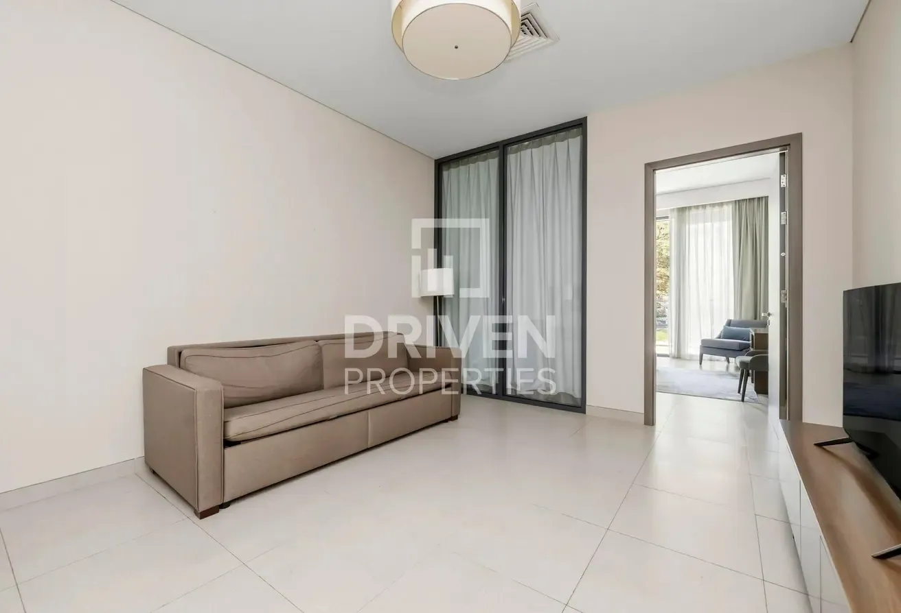 Ready to move in | Furnished and Prime Location