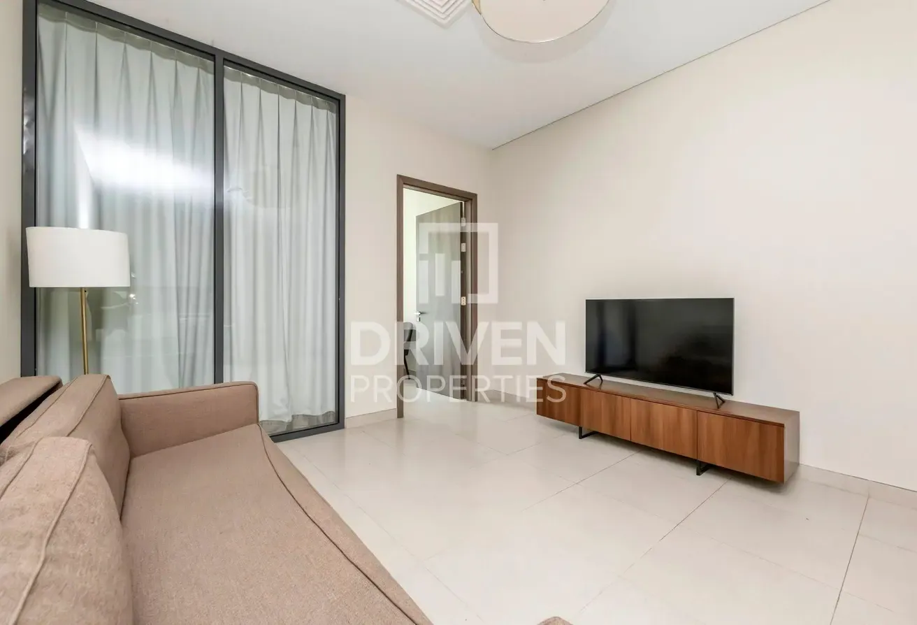 Ready to move in | Furnished and Prime Location