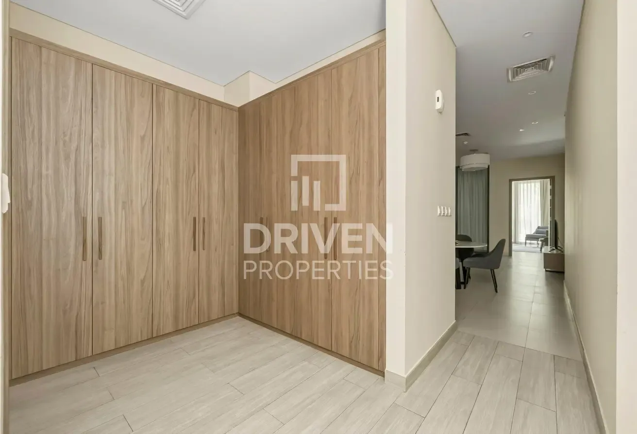 Ready to move in | Furnished and Prime Location