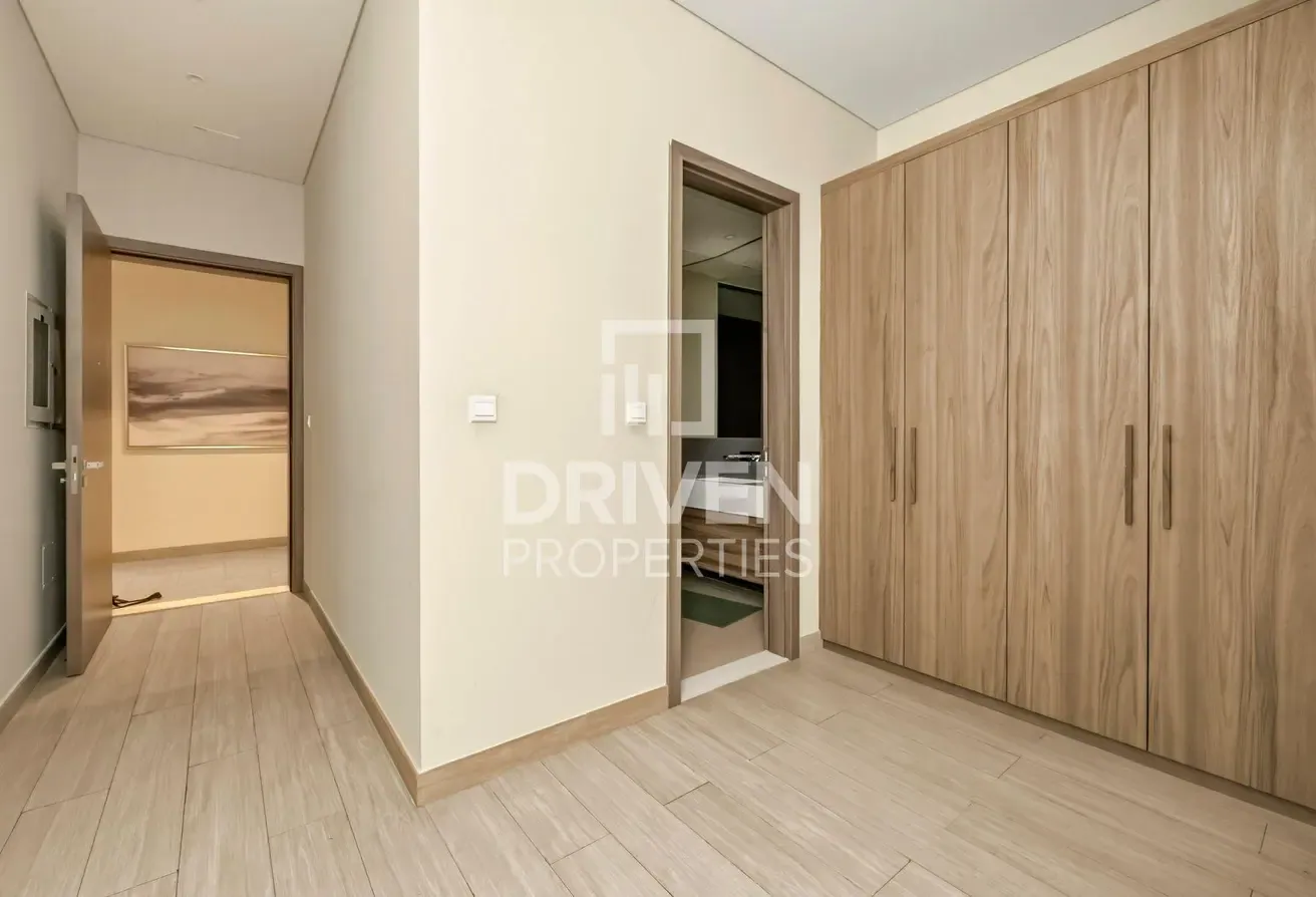Ready to move in | Furnished and Prime Location