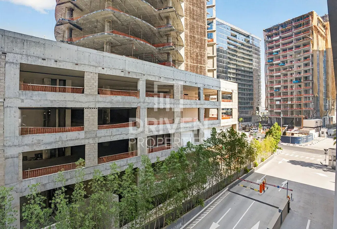 Well-managed | Fully Furnished | Great Location