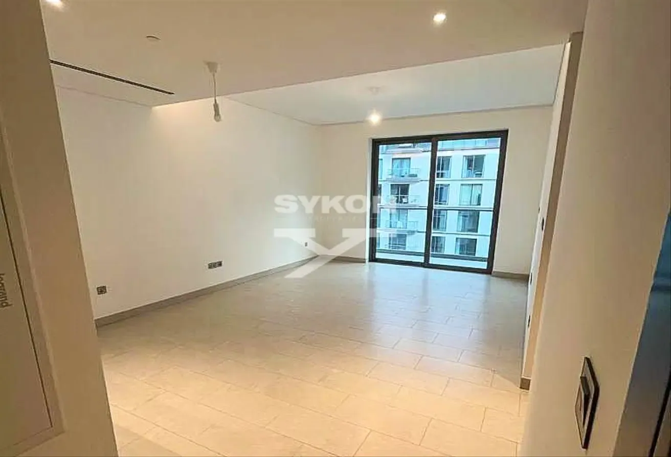 Spacious 1BR | Balcony | Pool and Gym | 1 Parking