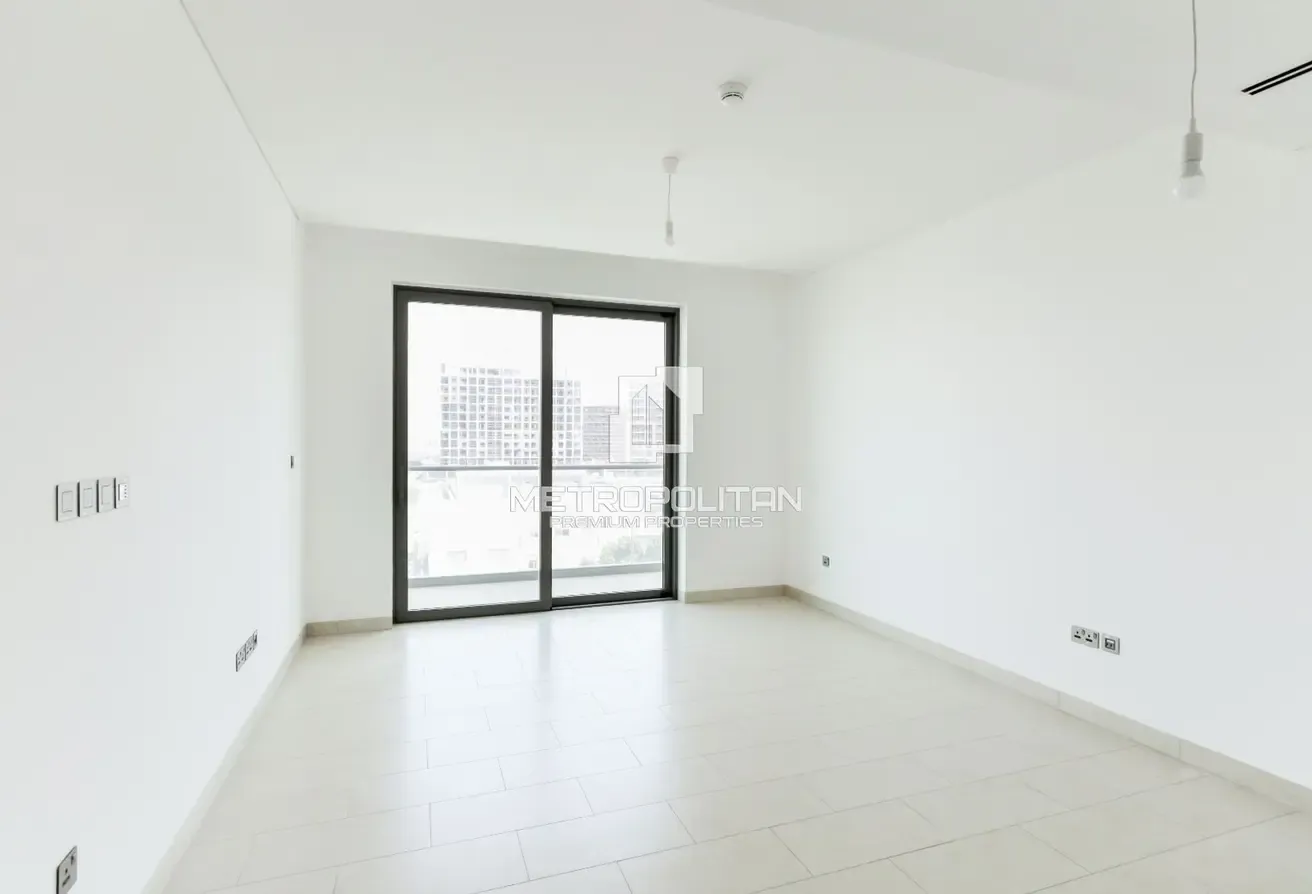 Bright & Spacious 1 BR |  Well Maintained