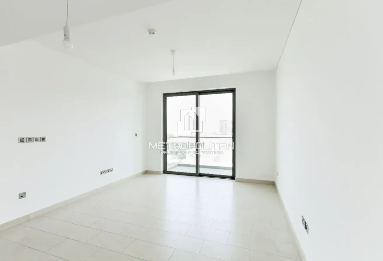 Bright & Spacious 1 BR |  Well Maintained