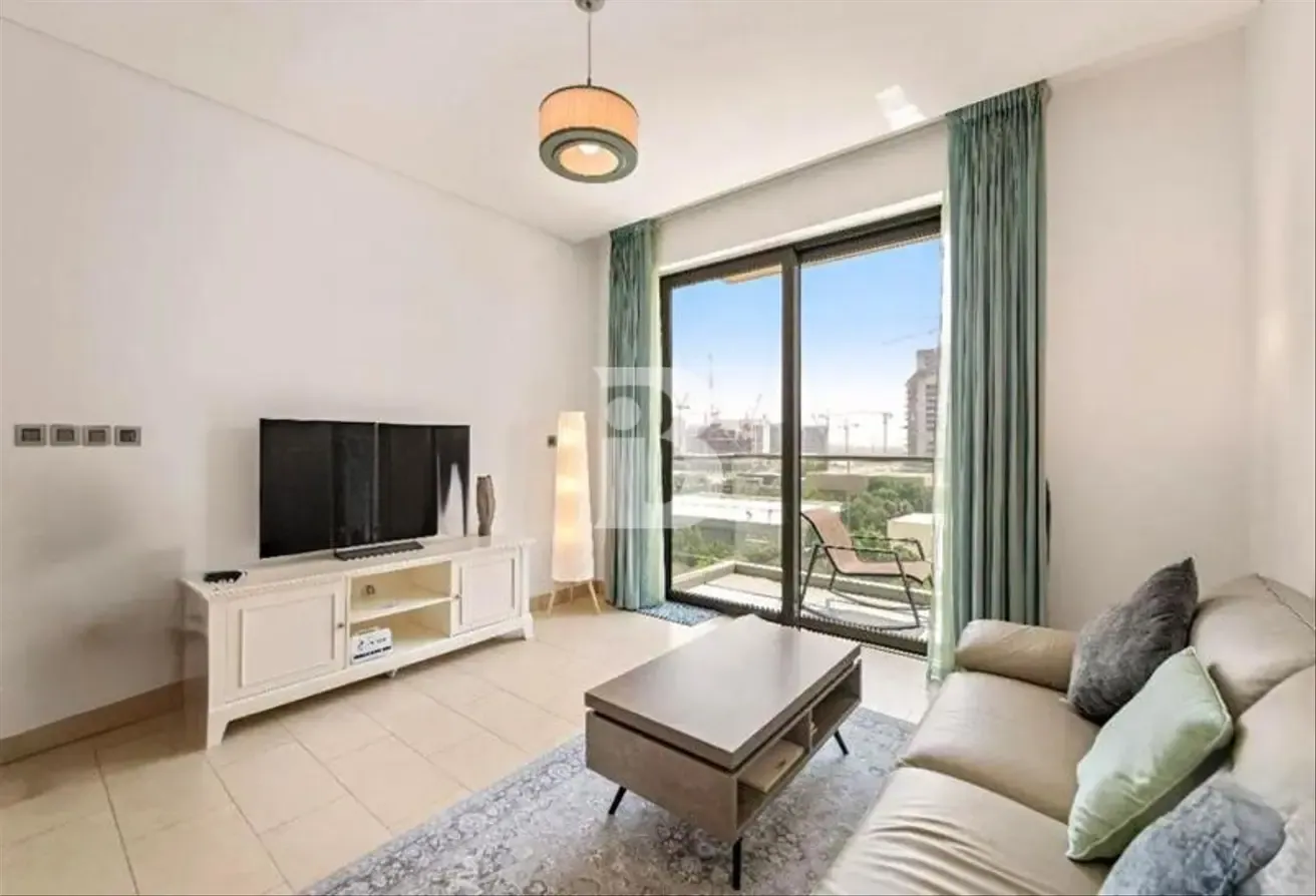 1BR unit Vacant | Huge layout | Semi furnished