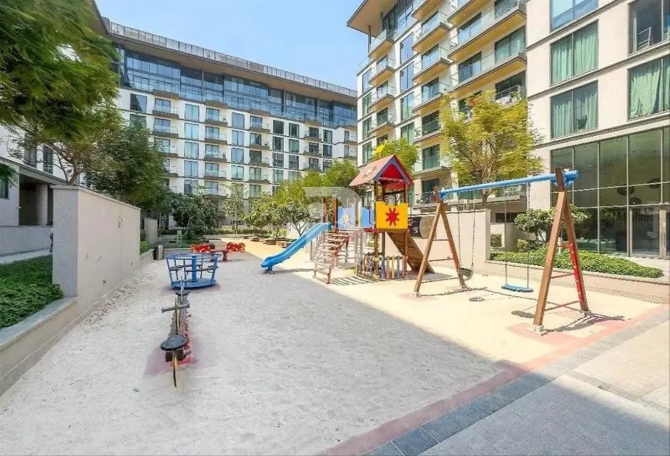 1BR unit Vacant | Huge layout | Semi furnished