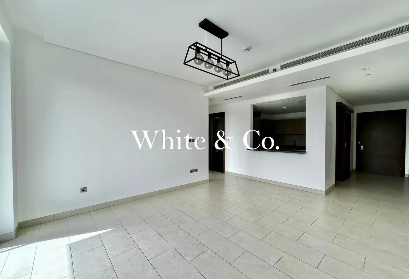 VACANT NOW | UNFURNISHED | LARGE LAYOUT