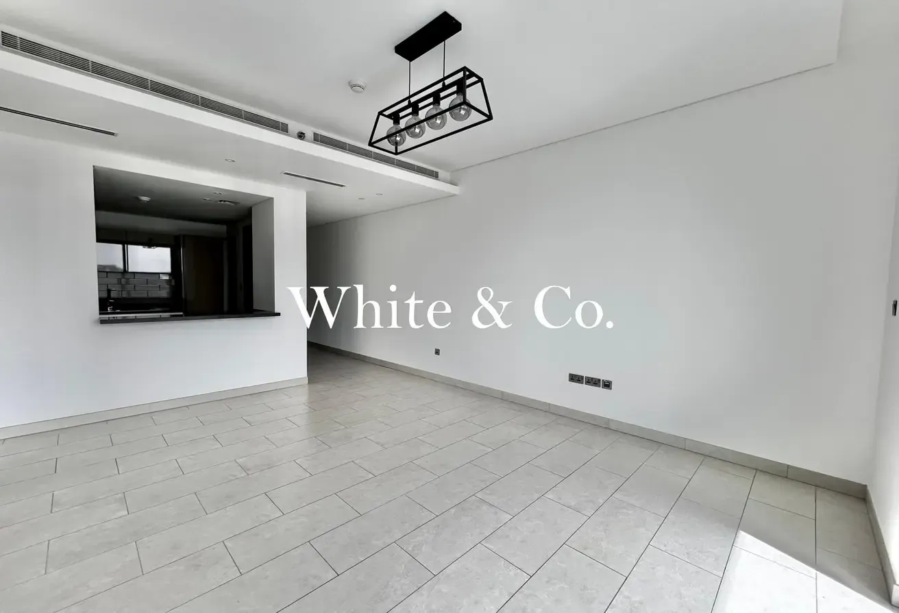 VACANT NOW | UNFURNISHED | LARGE LAYOUT