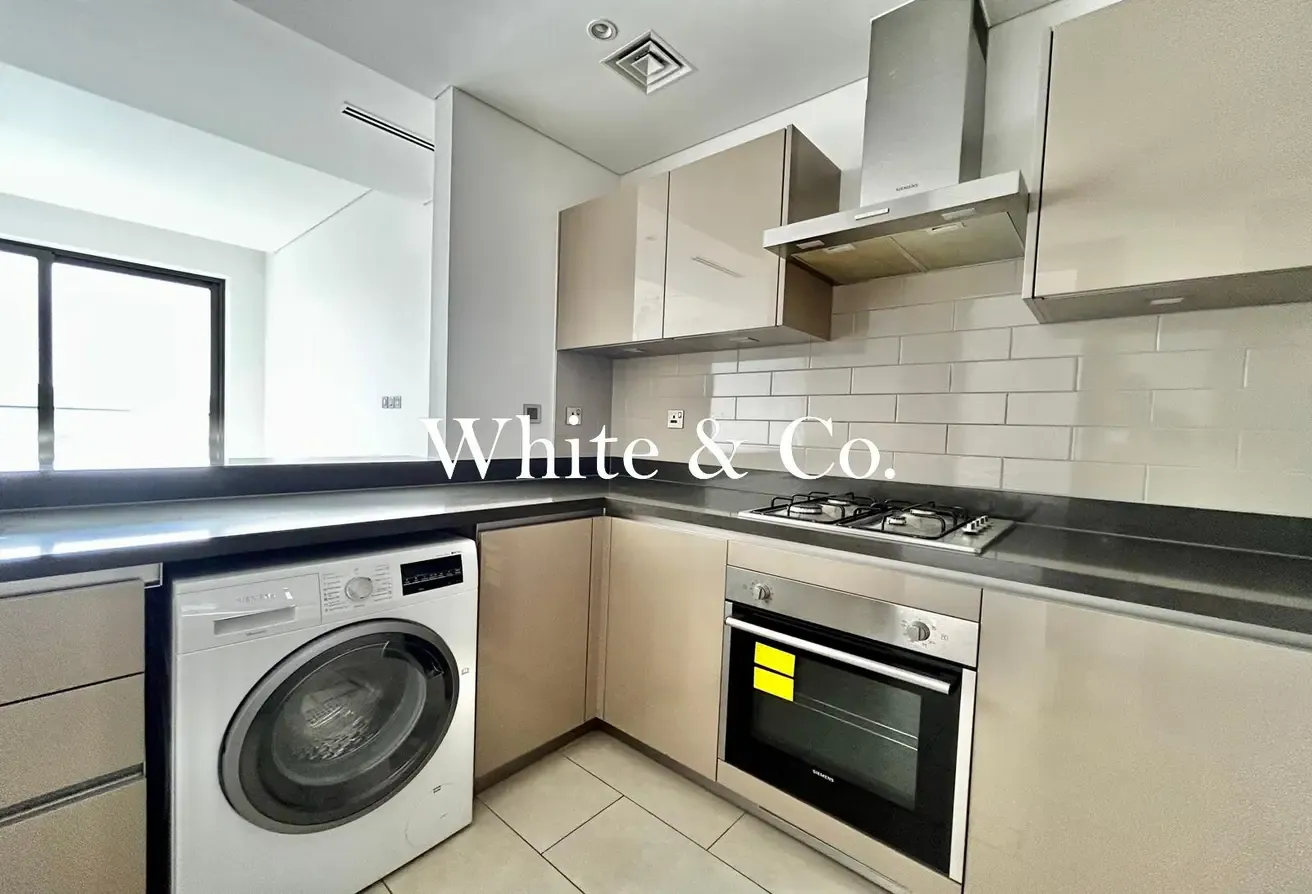 VACANT NOW | UNFURNISHED | LARGE LAYOUT