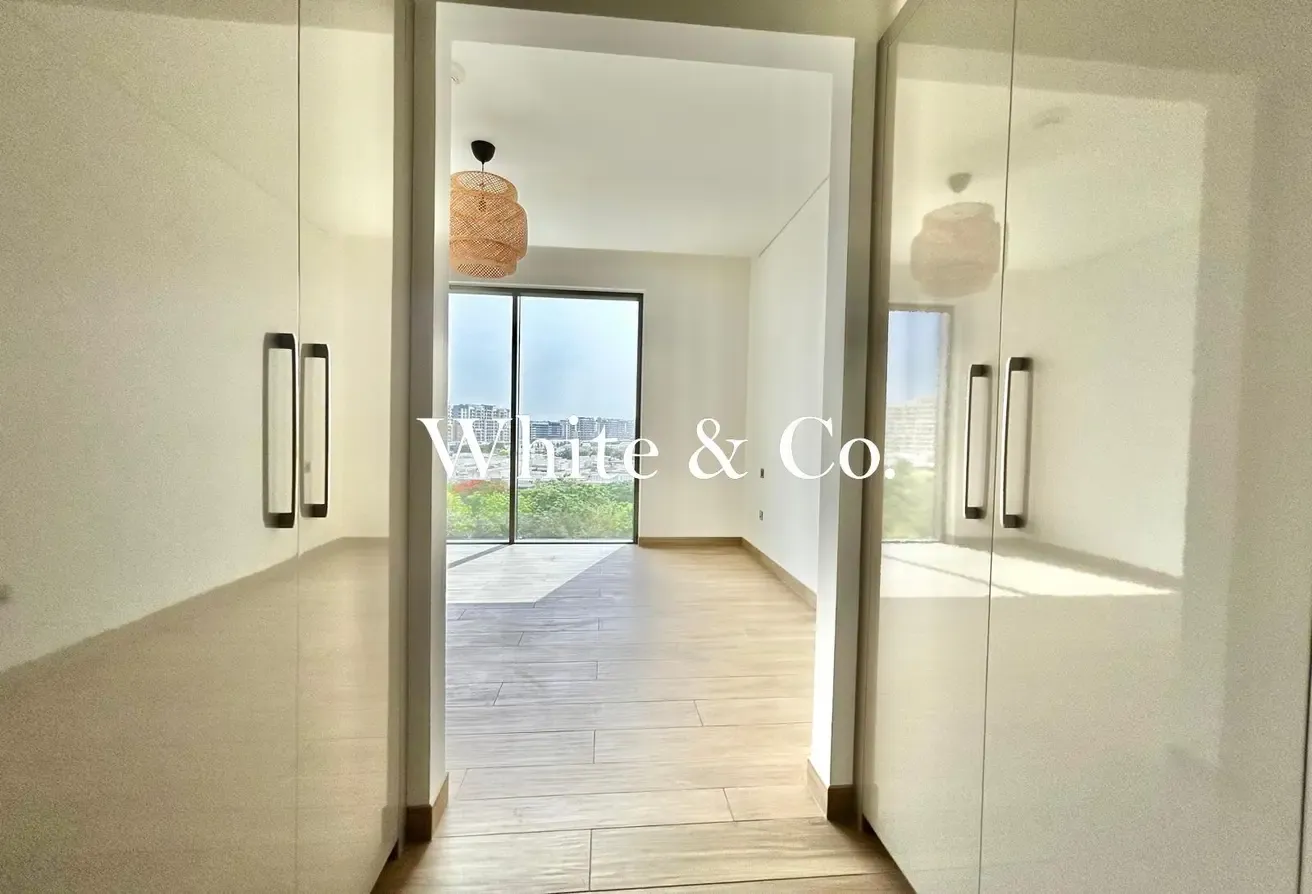VACANT NOW | UNFURNISHED | LARGE LAYOUT