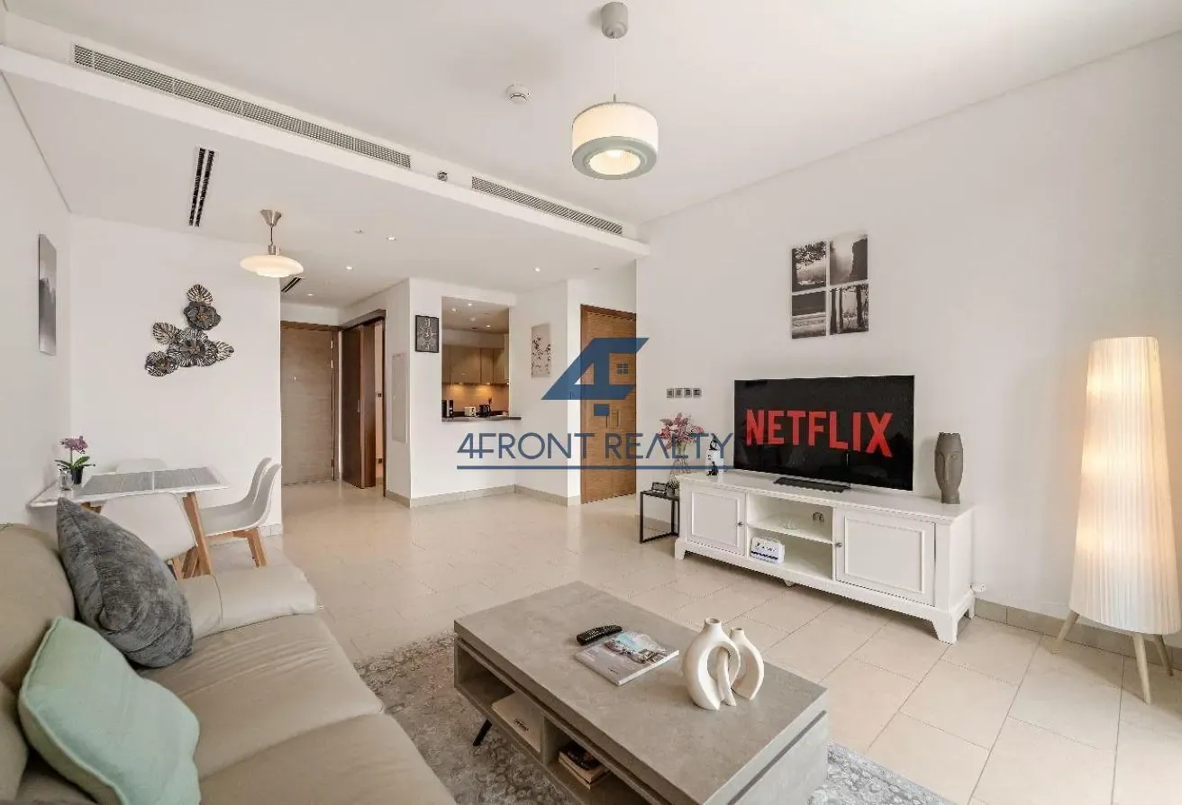 Vacant | Furnished | Large Layout | Bright Unit