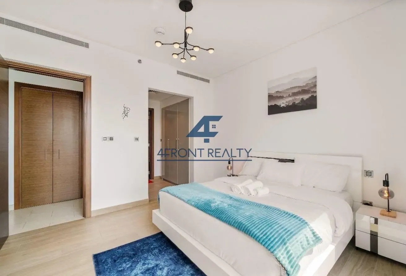 Vacant | Furnished | Large Layout | Bright Unit