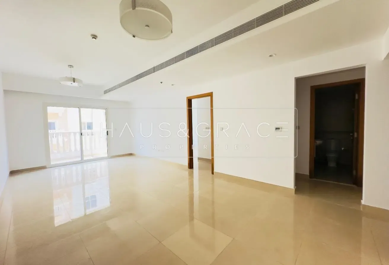 Spacious Unit | Family living | Ready to move
