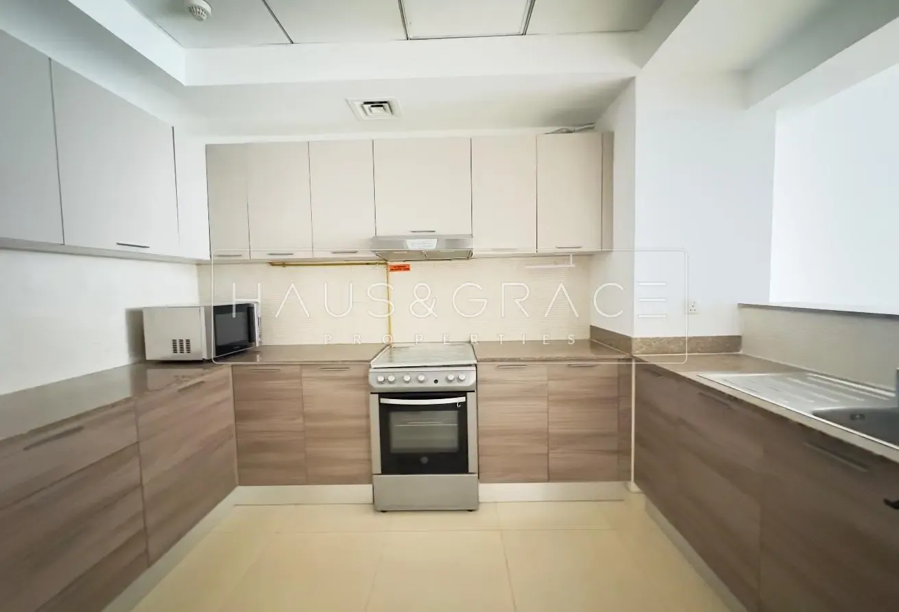 Spacious Unit | Family living | Ready to move