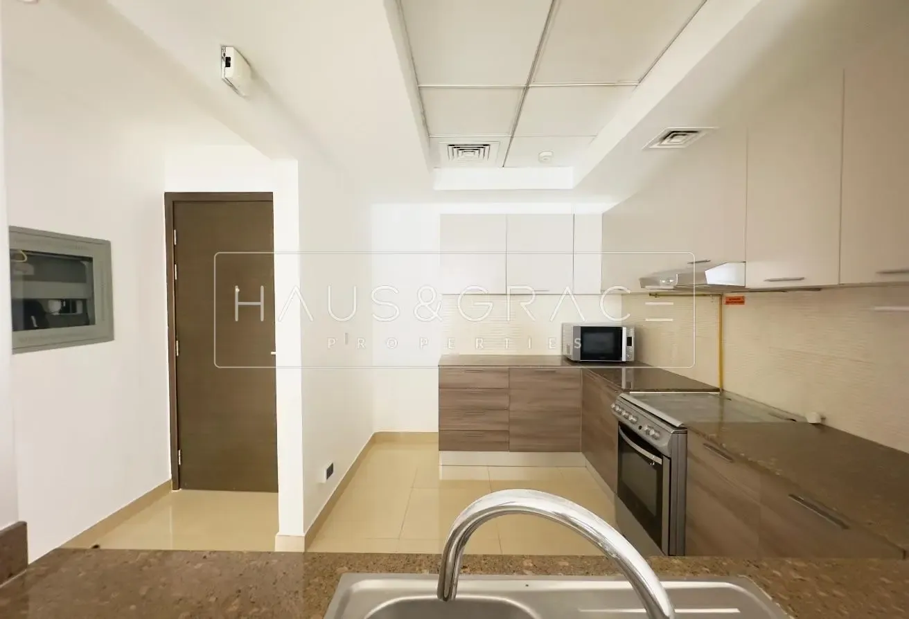 Spacious Unit | Family living | Ready to move