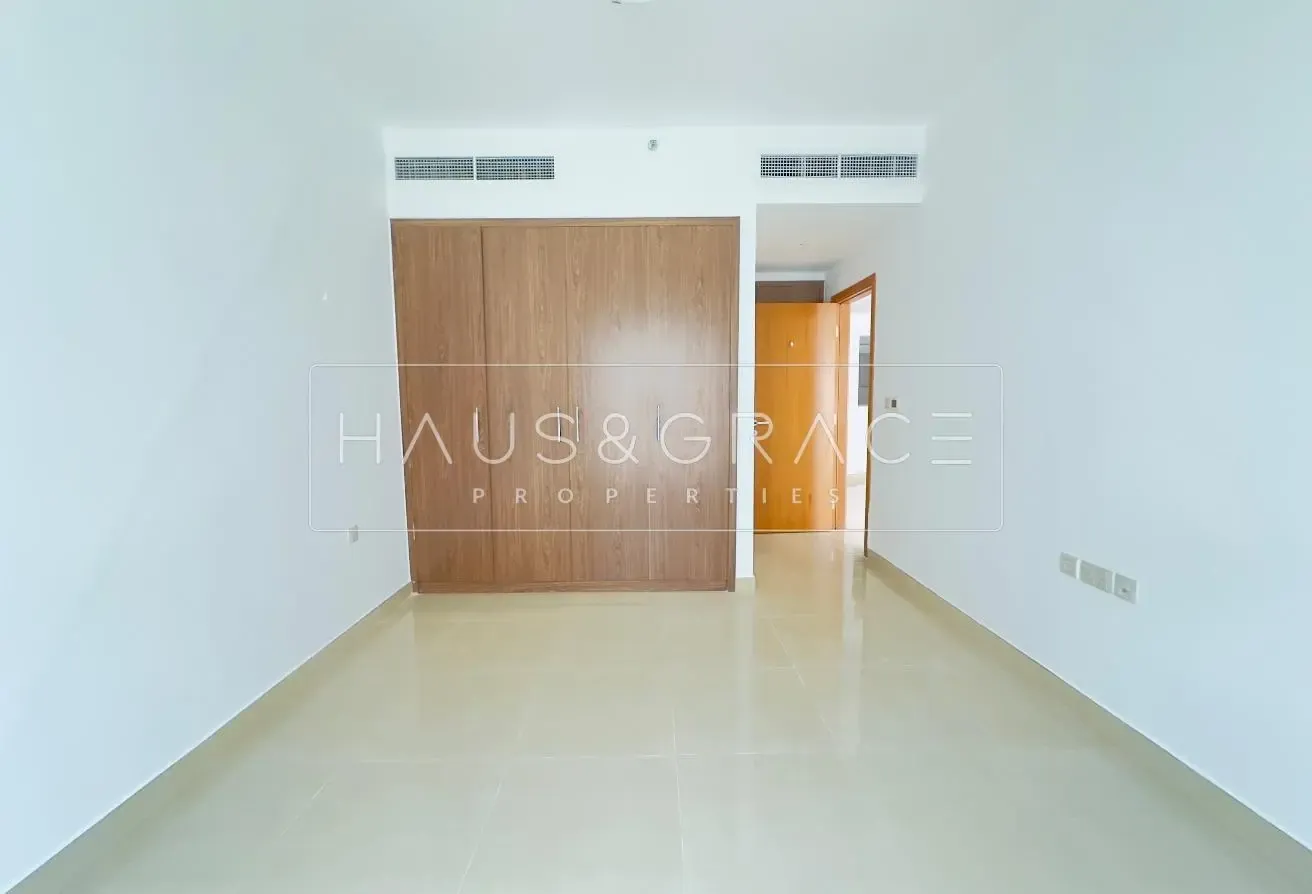 Spacious Unit | Family living | Ready to move