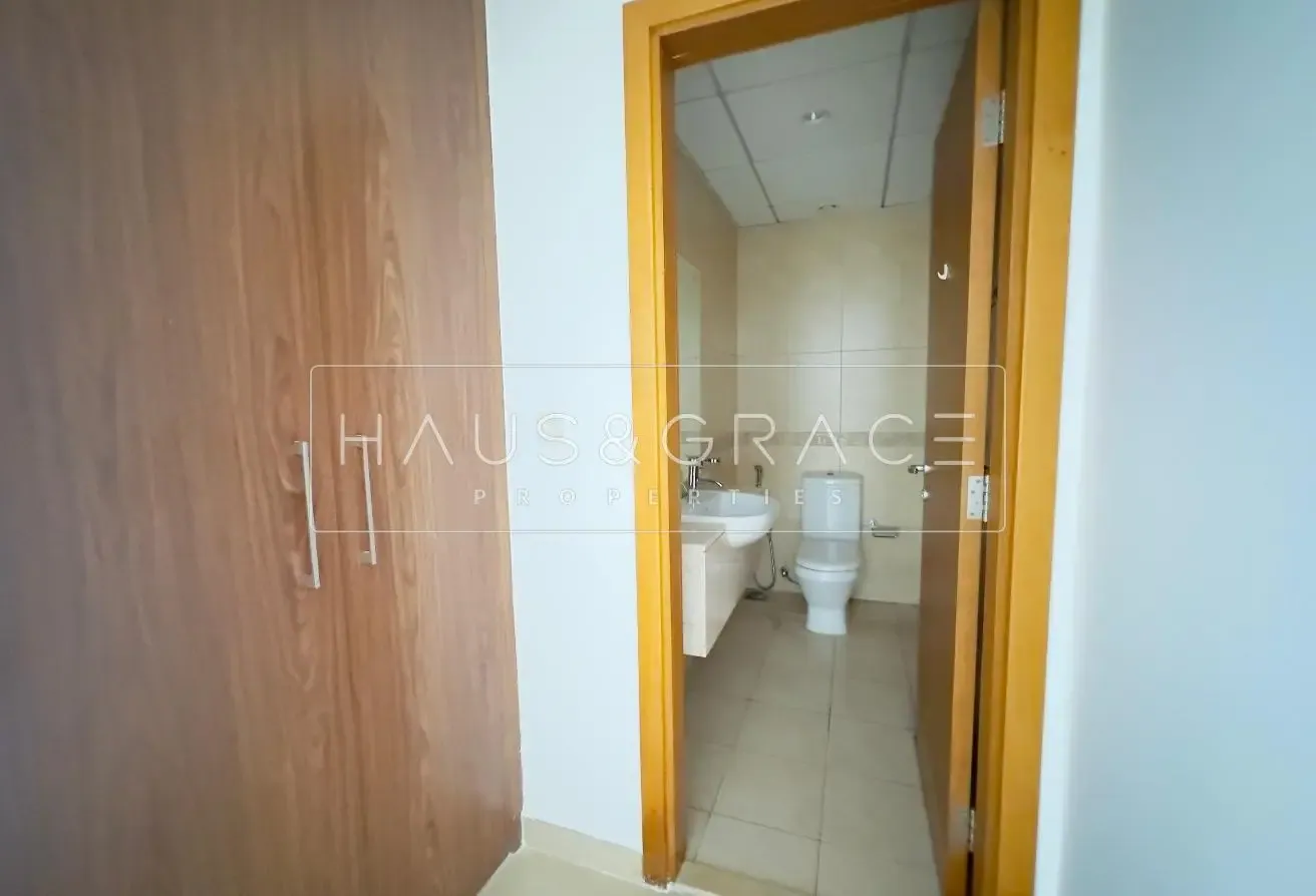 Spacious Unit | Family living | Ready to move