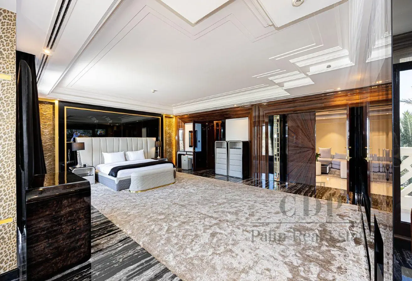 5BR FULLY UPGRADED WITH POOL + GARDEN I SEA VIEW