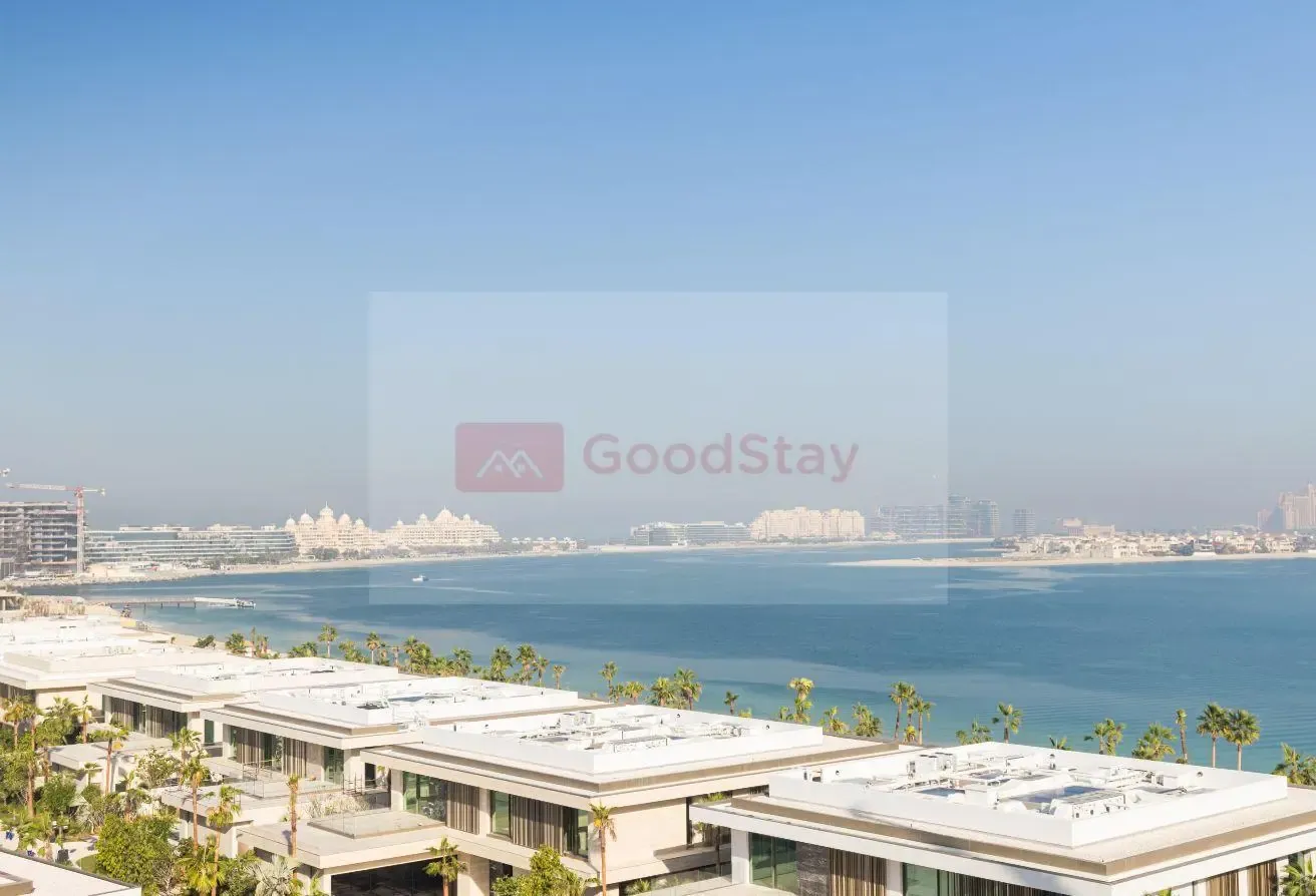 4BR Luxury Penthouse w/Jacuzzi, Beach & Pool