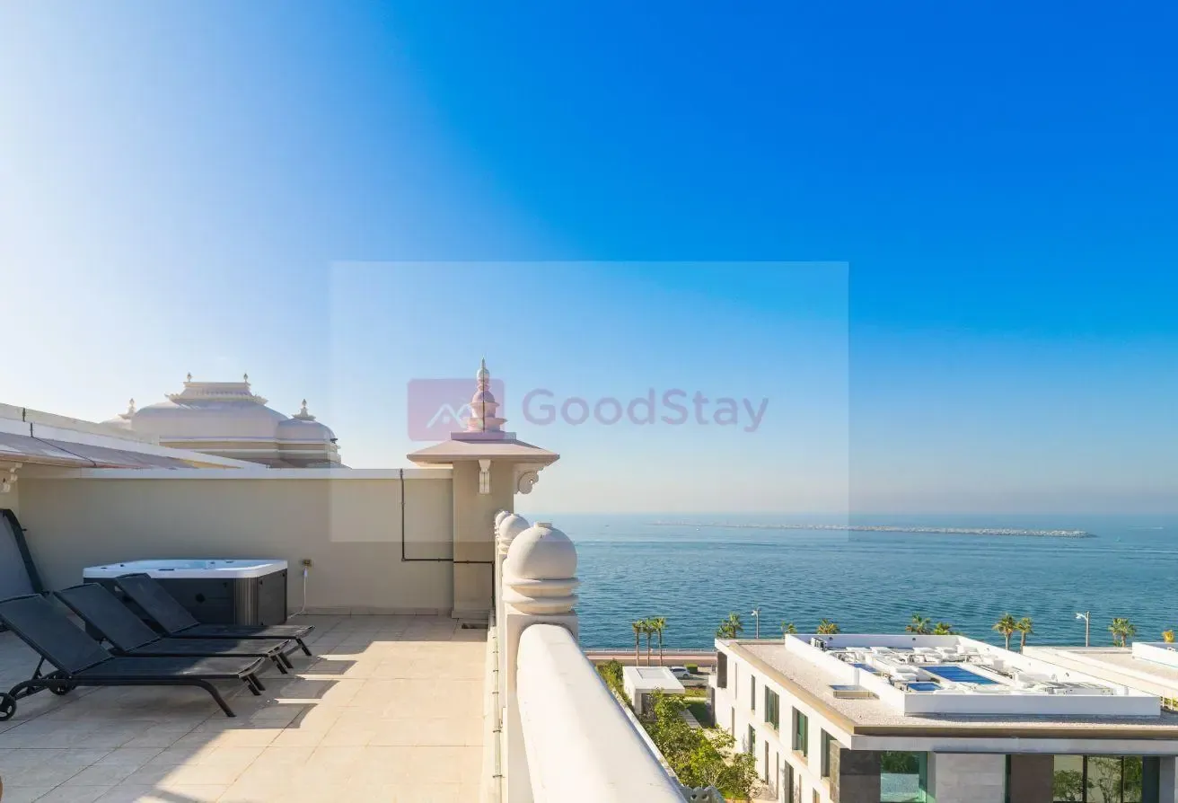 4BR Luxury Penthouse w/Jacuzzi, Beach & Pool
