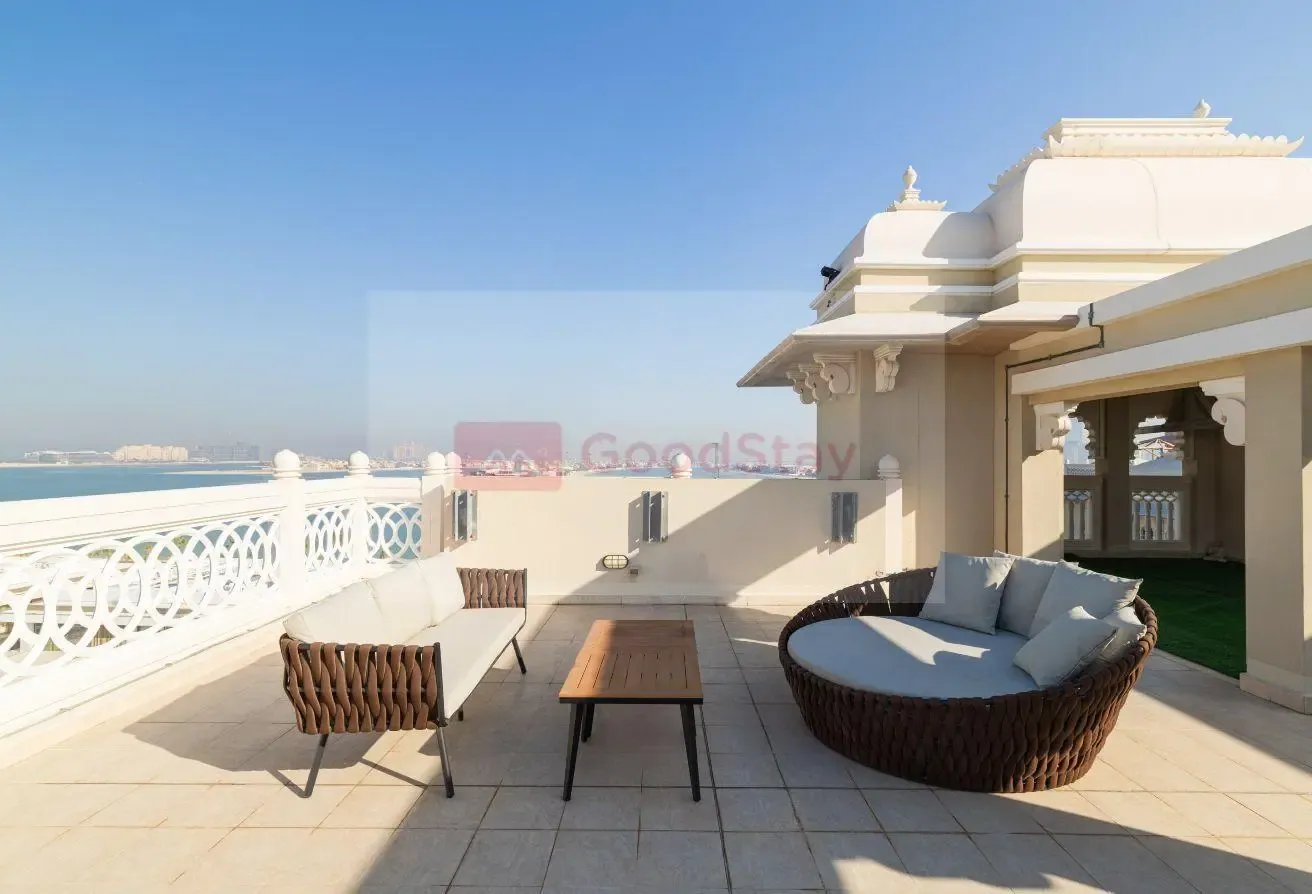 4BR Luxury Penthouse w/Jacuzzi, Beach & Pool
