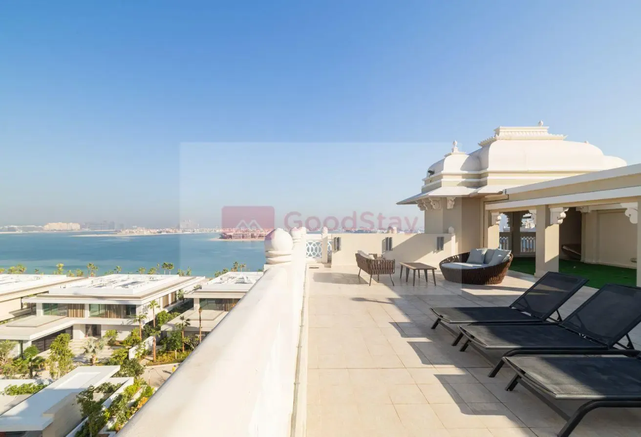 4BR Luxury Penthouse w/Jacuzzi, Beach & Pool