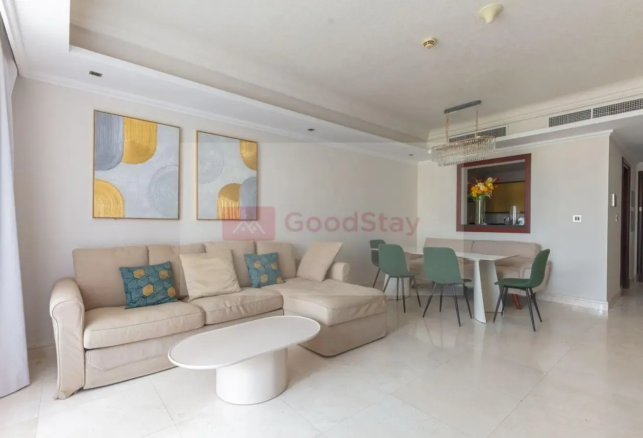 Lovely 1-bedroom beachfront apartment with pool