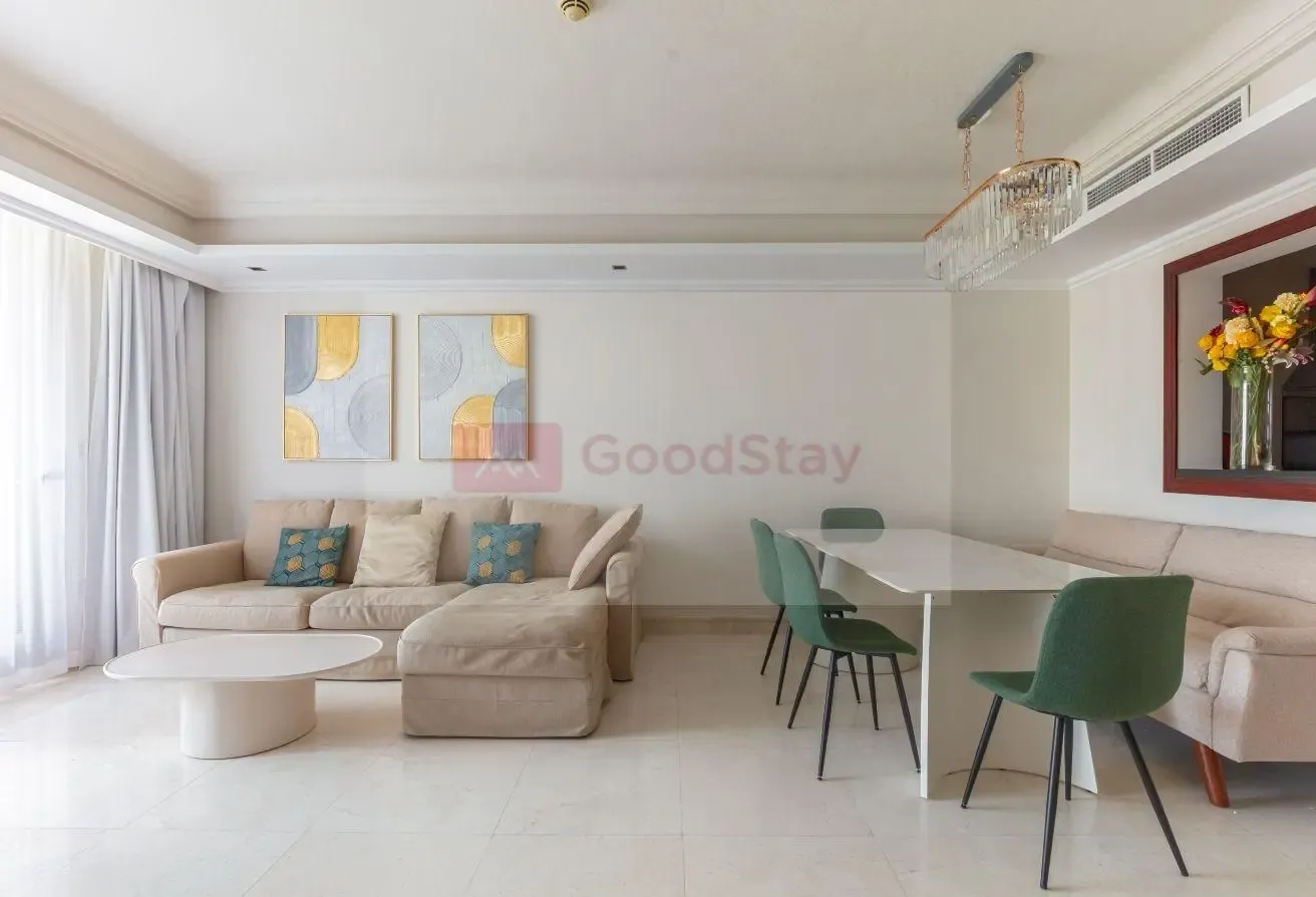 Lovely 1-bedroom beachfront apartment with pool