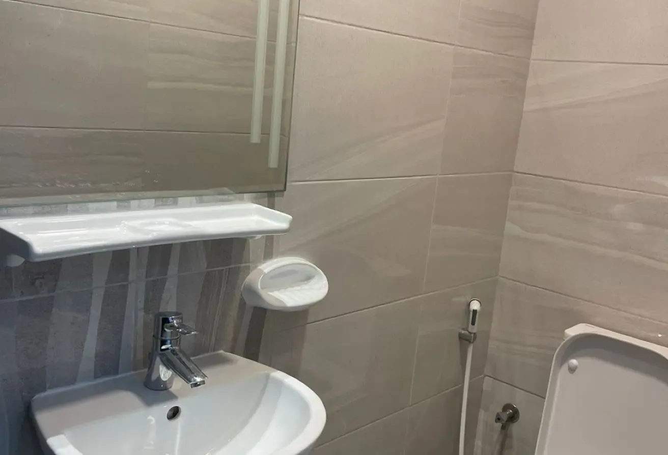 Charming 2 BR i: Open View & Modern Comforts