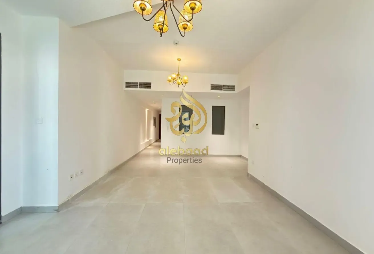 Spacious Luxury 2Bhk Apartment Family Building