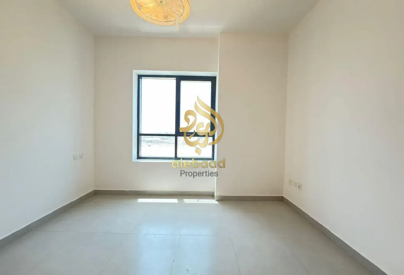 Spacious Luxury 2Bhk Apartment Family Building