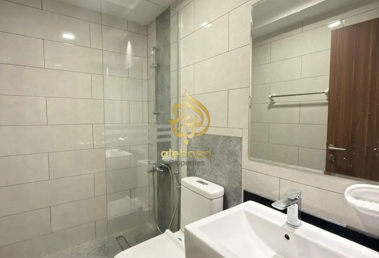 Spacious Luxury 2Bhk Apartment Family Building