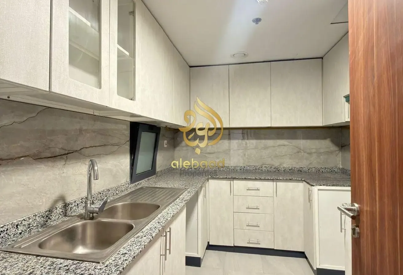 Spacious Luxury 2Bhk Apartment Family Building