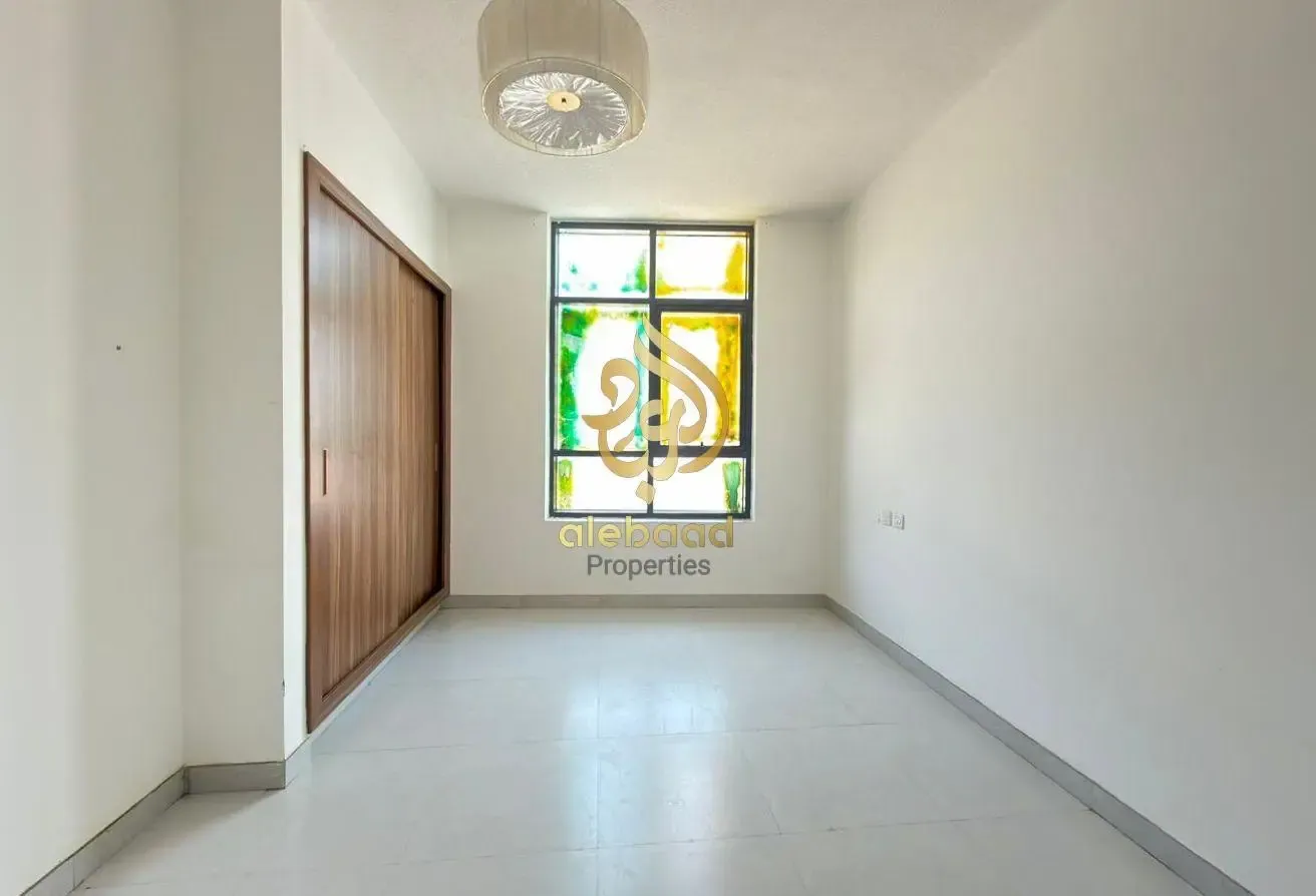 Spacious Luxury 1Bhk Apartment Family Building