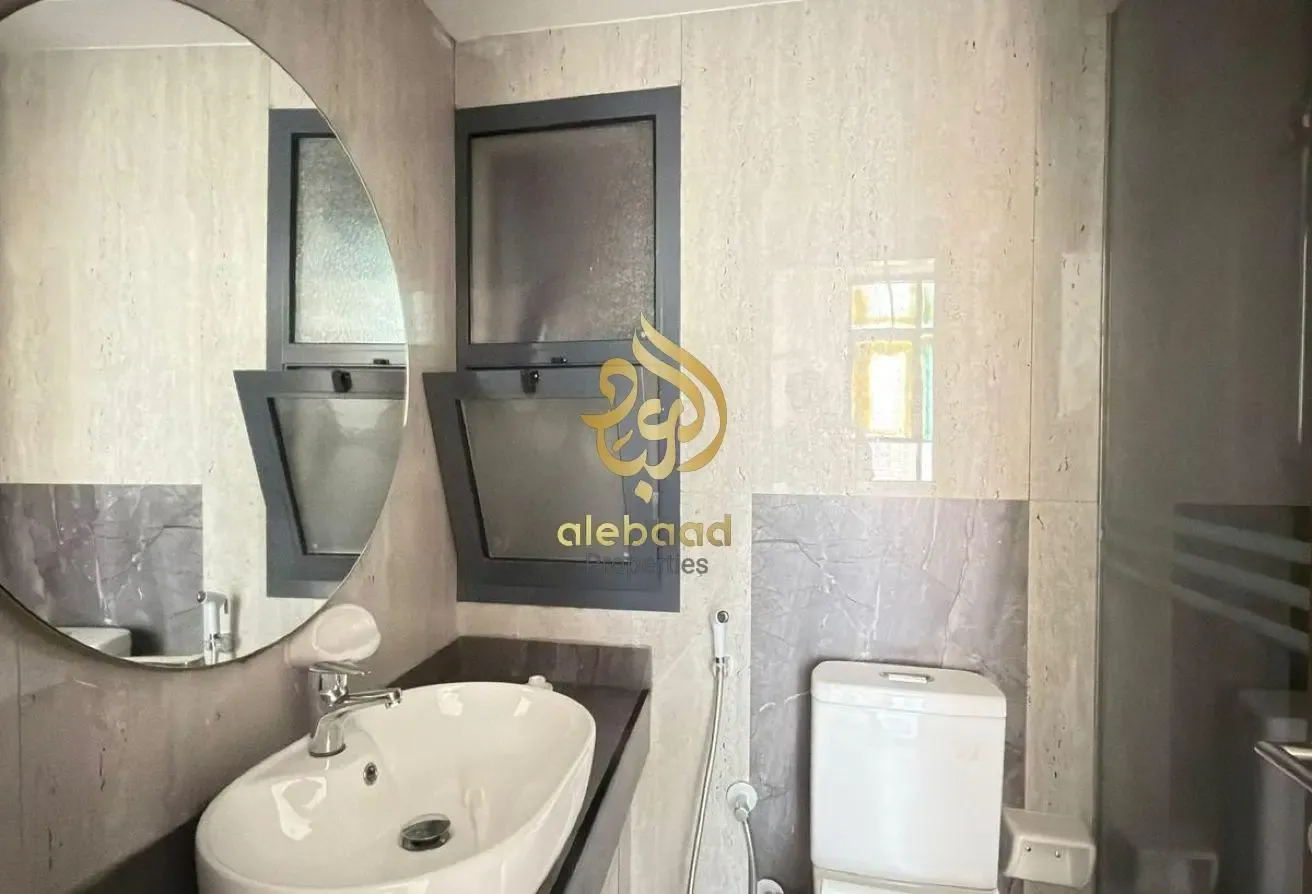 Spacious Luxury 1Bhk Apartment Family Building