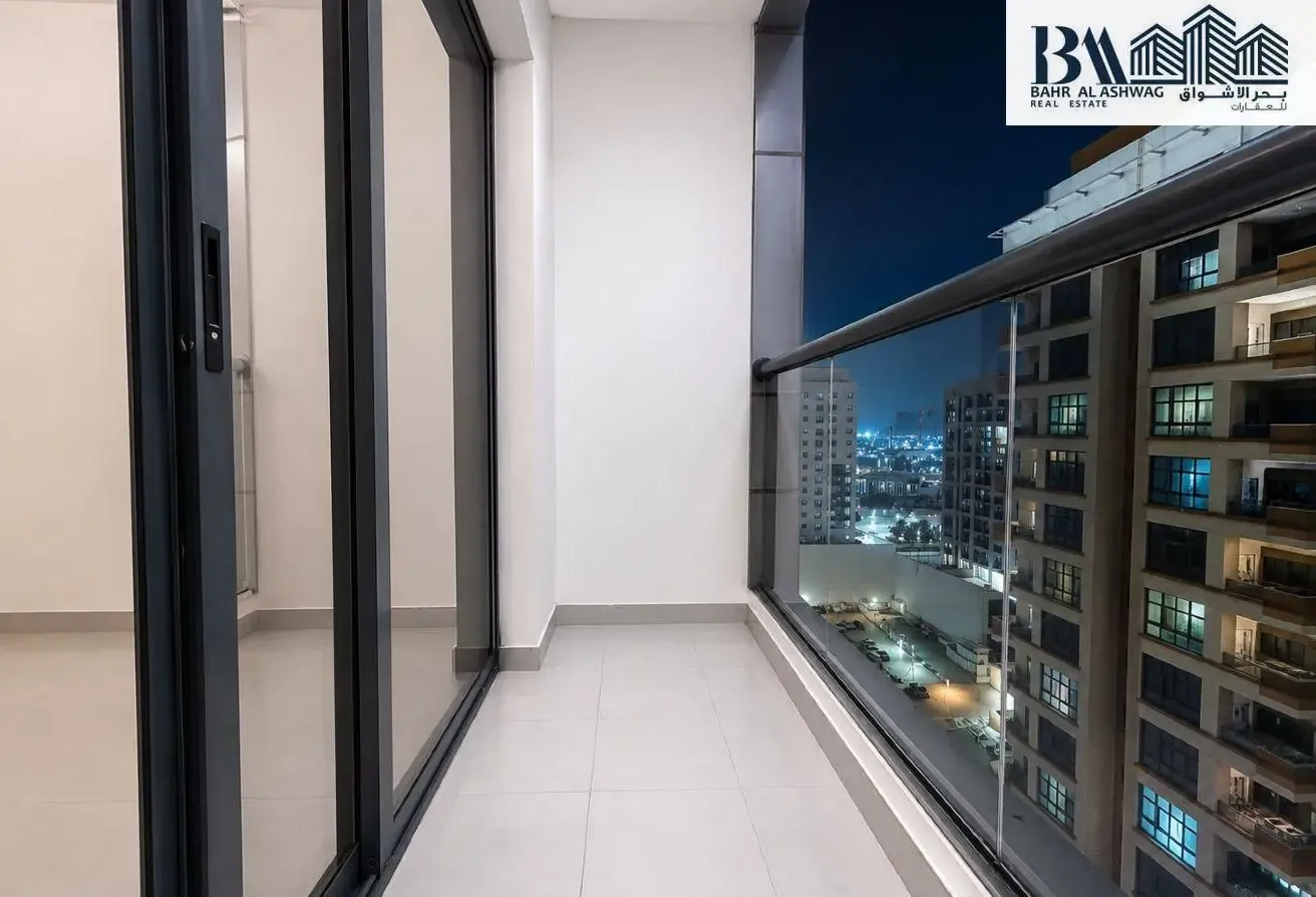 Elegant 3 BHK With Maid Room || Family Building