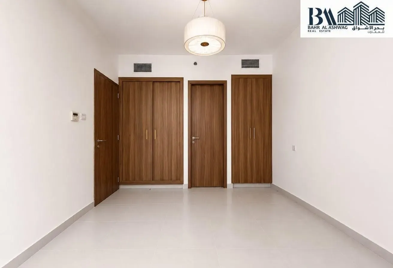 Elegant 3 BHK With Maid Room || Family Building
