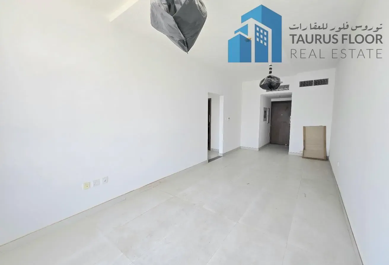 LUXURY 3BHK APT || GYM, POOL, PARKING || FAMILY