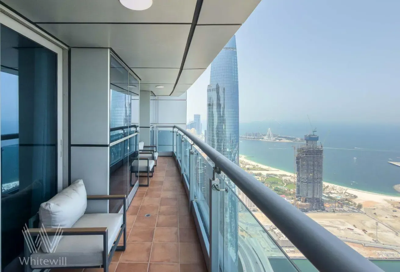 Premium Duplex | Upgraded Interior | Top Floor