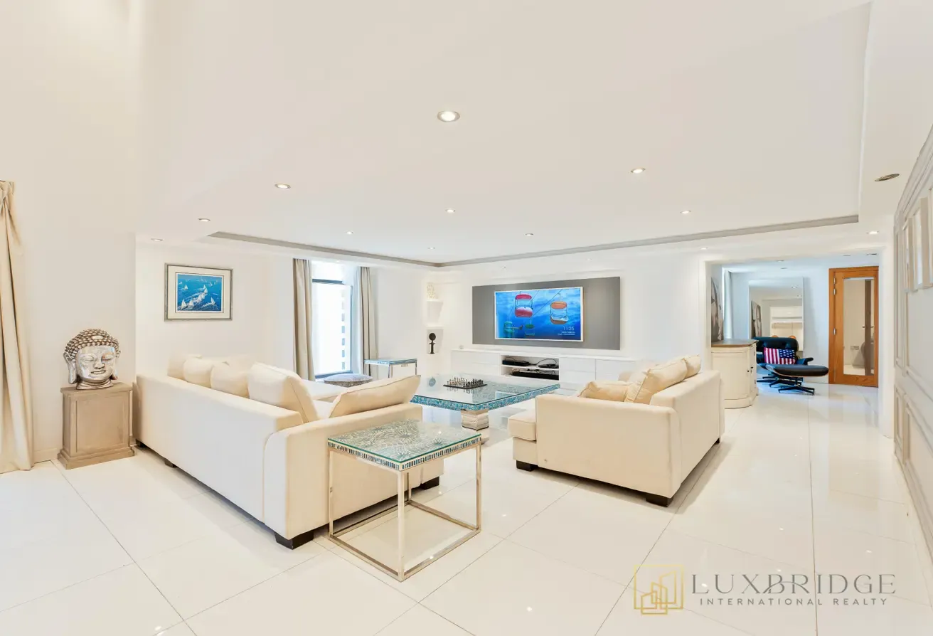 Ambient Living Space | Rare Duplex JBR