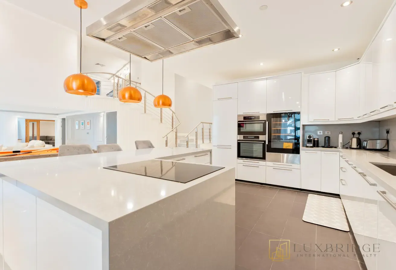 Ambient Living Space | Rare Duplex JBR
