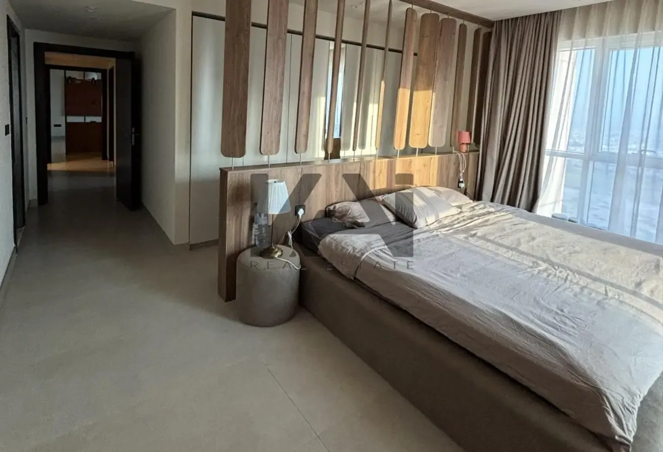2BR converted into 3BR | Upgraded | High Floor