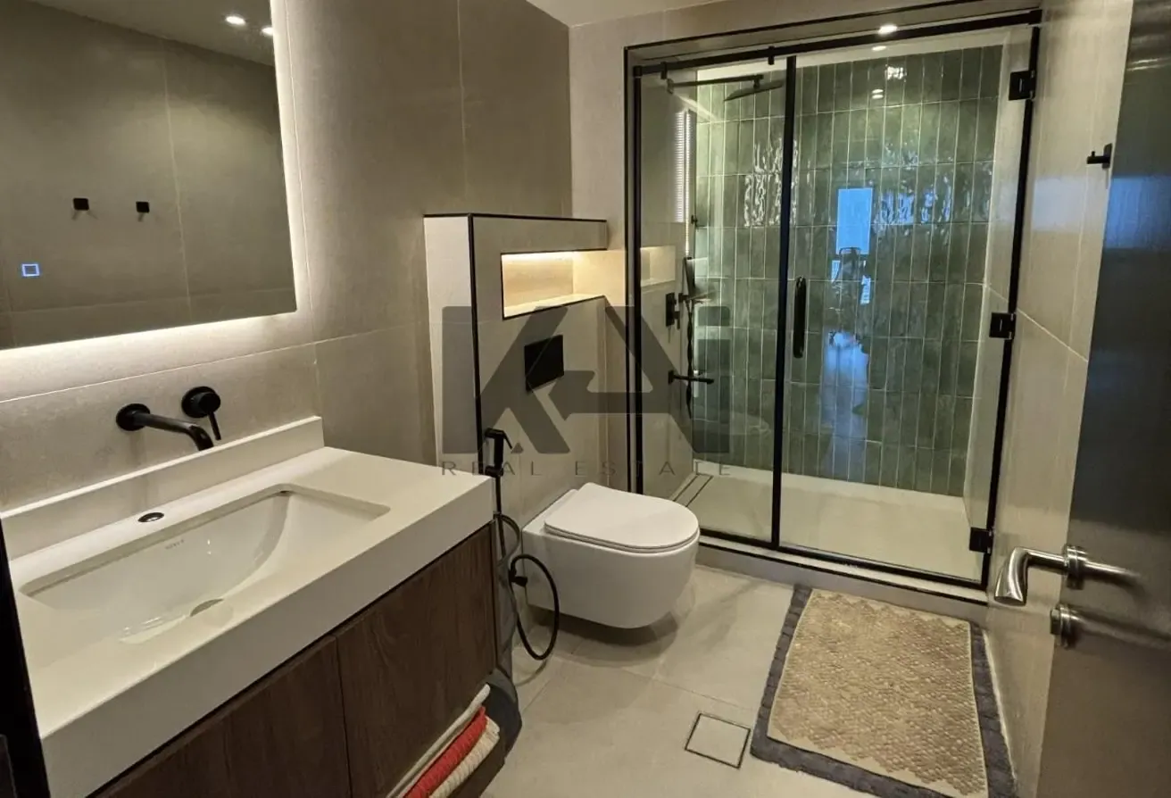 2BR converted into 3BR | Upgraded | High Floor